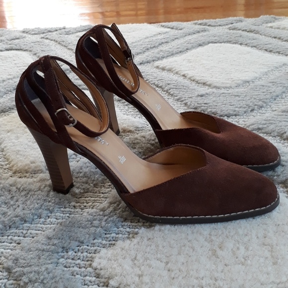 Highlights 6.5 Brown Suede Upper Tie Anckle Heels - Picture 8 of 8